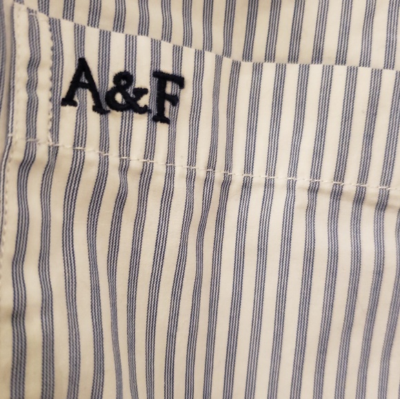 NWT ABERCROMBIE & FITCH STRIPED DRESS SHIRT - Picture 2 of 4